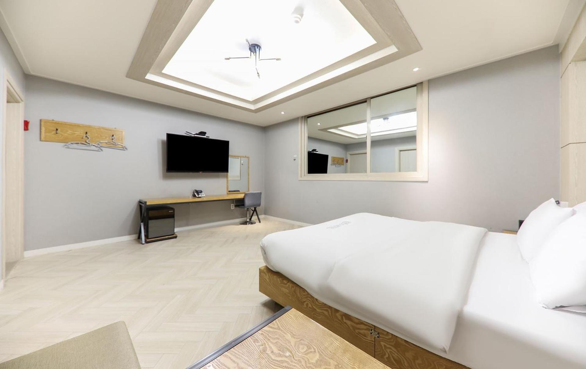 Eco Hotel Mokpo Exteriör bild