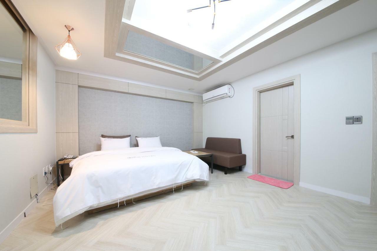 Eco Hotel Mokpo Exteriör bild