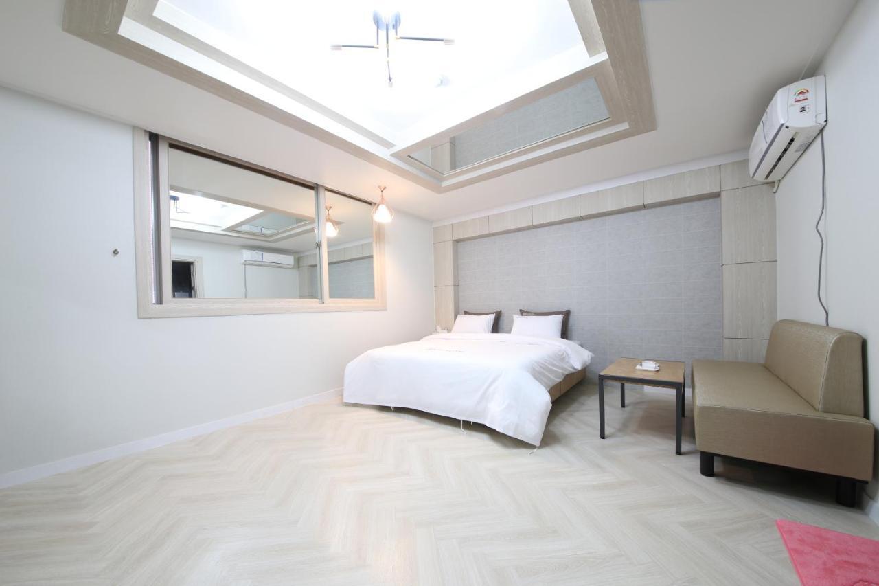 Eco Hotel Mokpo Exteriör bild