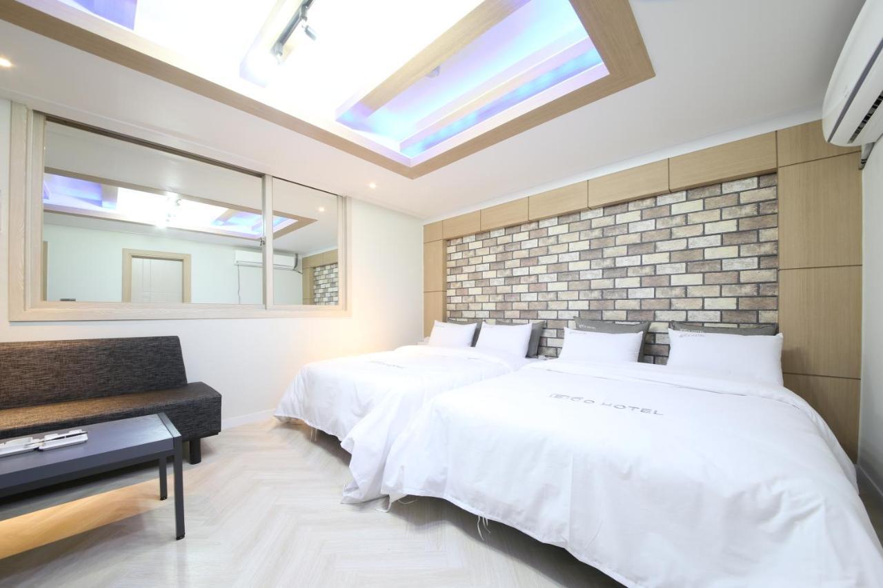 Eco Hotel Mokpo Exteriör bild